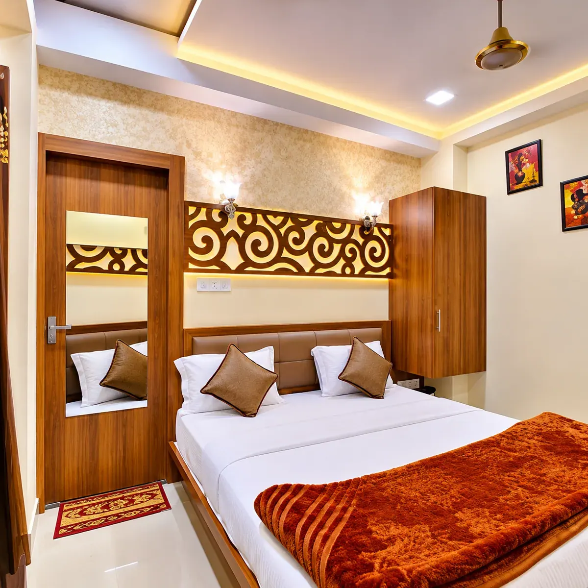 Deluxe Room photograph at Mahakal Dharmshala Ujjain